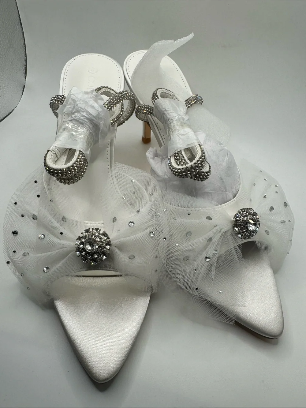 Embellished White Satin Pointed-Toe Heels with Crystal Accent